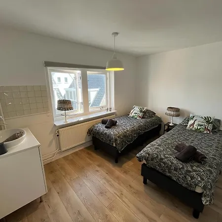 Casa de Férias Heerlijk Vakantiewoning Aan De Kust 26 - Slechts 100 Meter Van Het Strand! *