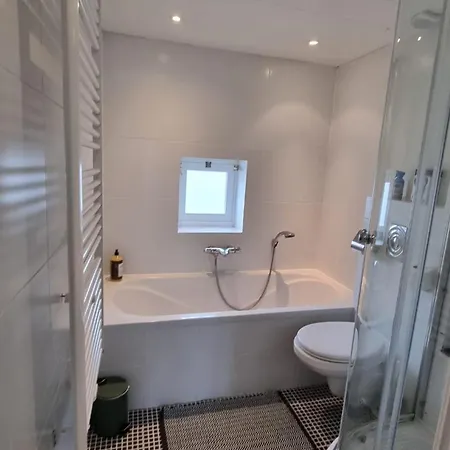 Casa de Férias Heerlijk Vakantiewoning Aan De Kust 26 - Slechts 100 Meter Van Het Strand!